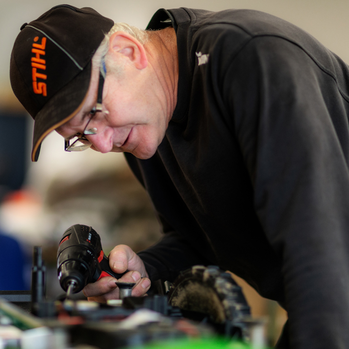 Spezialist für Mähroboter im Landkreis Rottal-Inn: Echo Robotics, Stihl & Shindaiwa direkt aus Pfarrkirchen. Perfekter Rasen für Niederbayern. Mähroboter für große Industrieflächen im Rottal-Inn.